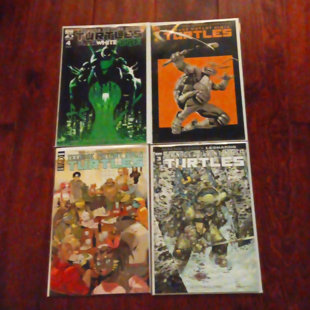 Teenage mutant ninja turtles mixed Lot of 4 IDW Comic Books